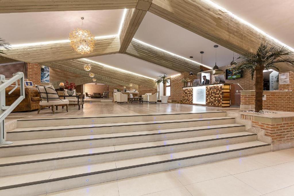 Hotel Restaurante El Montico 托尔德西拉斯 外观 照片