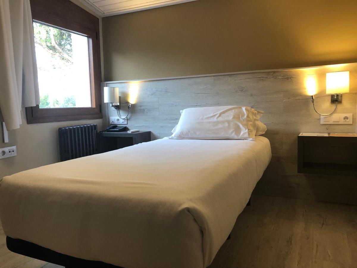 Hotel Restaurante El Montico 托尔德西拉斯 外观 照片