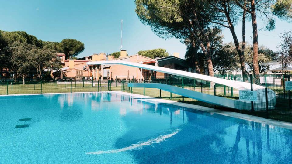 Hotel Restaurante El Montico 托尔德西拉斯 外观 照片